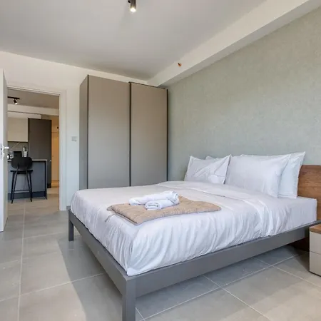 Stunning 1 Bedroom St Julians Sleeps 4 شقة سانت جوليان