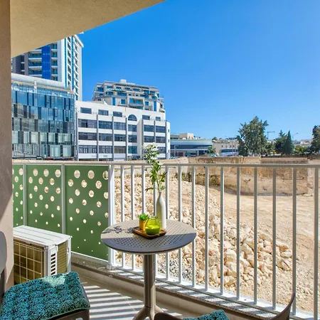 Stunning 1 Bedroom St Julians Sleeps 4 アパート Saint Julian's