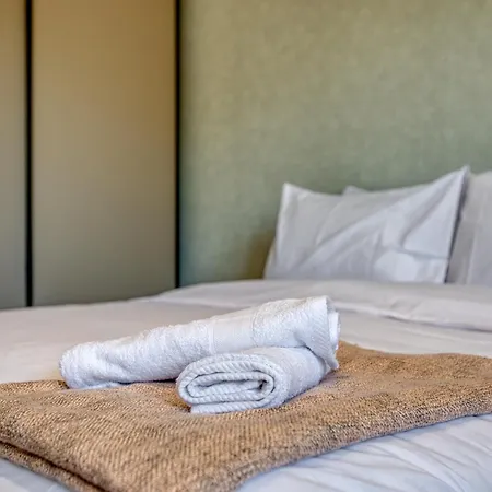 Stunning 1 Bedroom St Julians Sleeps 4 شقة سانت جوليان