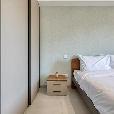 Stunning 1 Bedroom St Julians Sleeps 4 * سانت جوليان