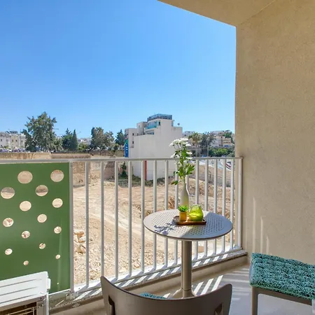 Stunning 1 Bedroom St Julians Sleeps 4 アパート Saint Julian's